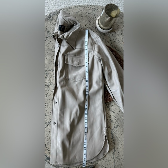 T Tahari
Faux Leather
Shirt Jacket - Picture 7 of 9